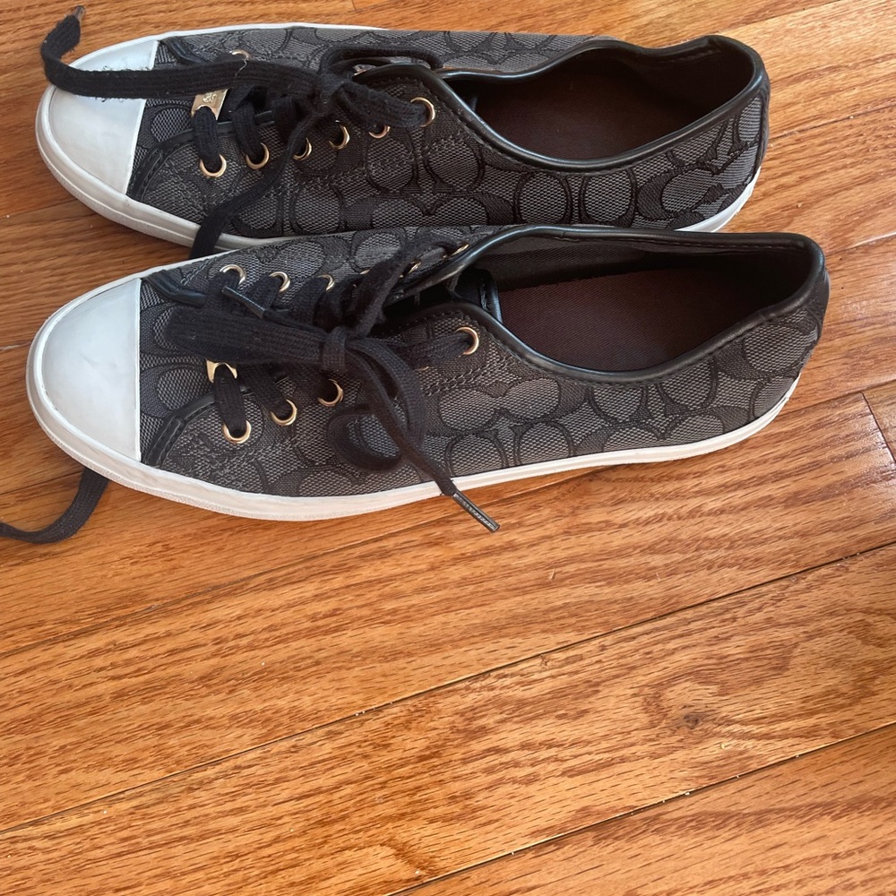Coach Black and White Low-Top Sneakers with Retro Design - Picture 3 of 9